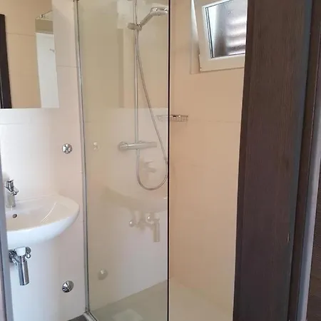 In With Terrace, Air Conditioning, Wifi, Washing Machine 5123-1 Holiday home Milna (Brac)