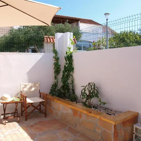 In With Terrace, Air Conditioning, Wifi, Washing Machine 5123-1 Holiday home Milna (Brac)