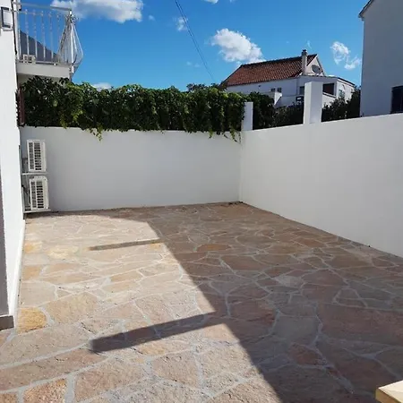 In With Terrace, Air Conditioning, Wifi, Washing Machine 5123-1 Milna (Brac)