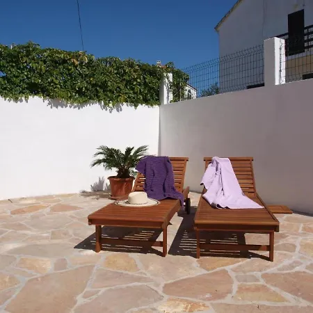 Vakantiehuis In With Terrace, Air Conditioning, Wifi, Washing Machine 5123-1 Milna (Brac)